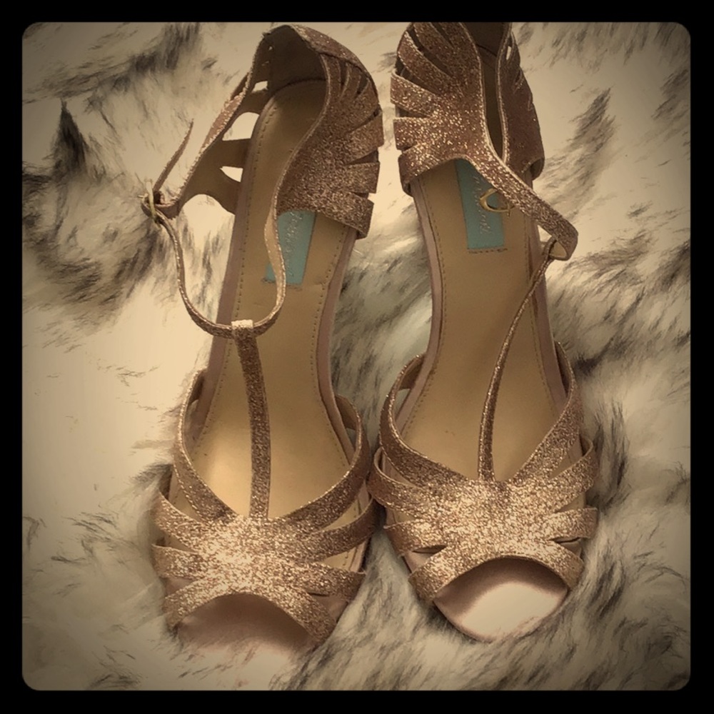 GORGEOUS Betsy Johnson PERFECT for PROM/Wedding